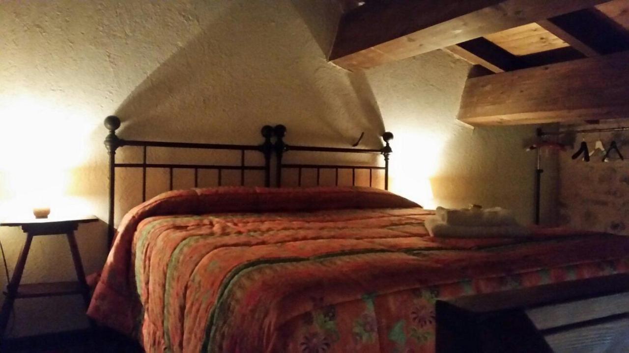 拉卡萨苏利狄穆尔戴博尔戈酒店 圣斯特凡诺·迪塞斯 外观 照片